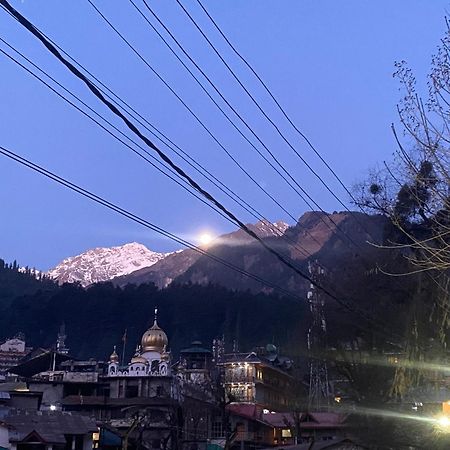 The Prasher Lodge Mall Road Manali ภายนอก รูปภาพ