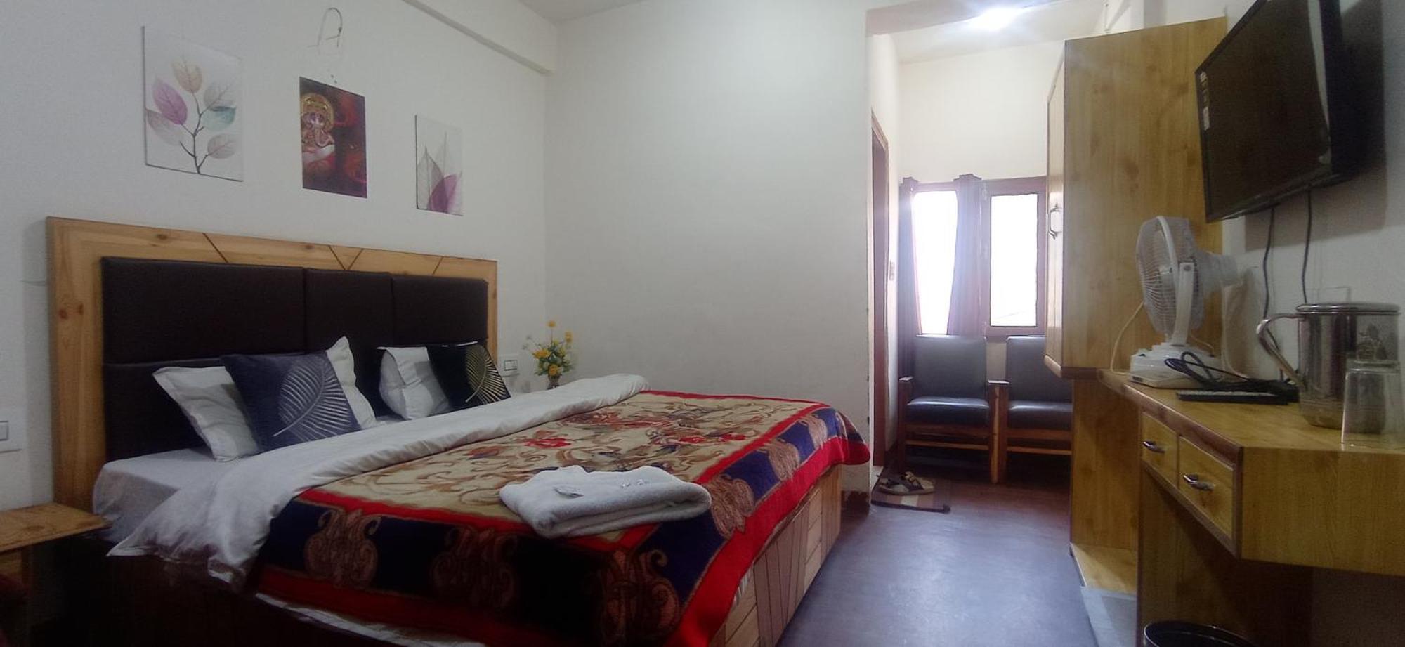 The Prasher Lodge Mall Road Manali ภายนอก รูปภาพ