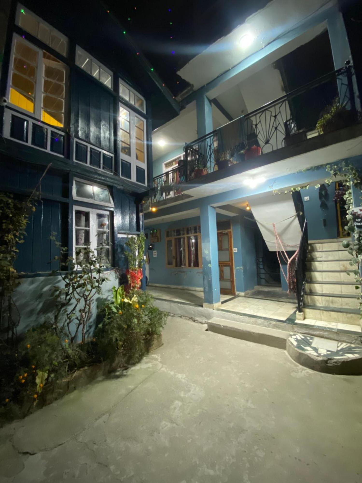 The Prasher Lodge Mall Road Manali ภายนอก รูปภาพ